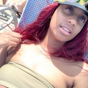 Meet your Posher, Momo